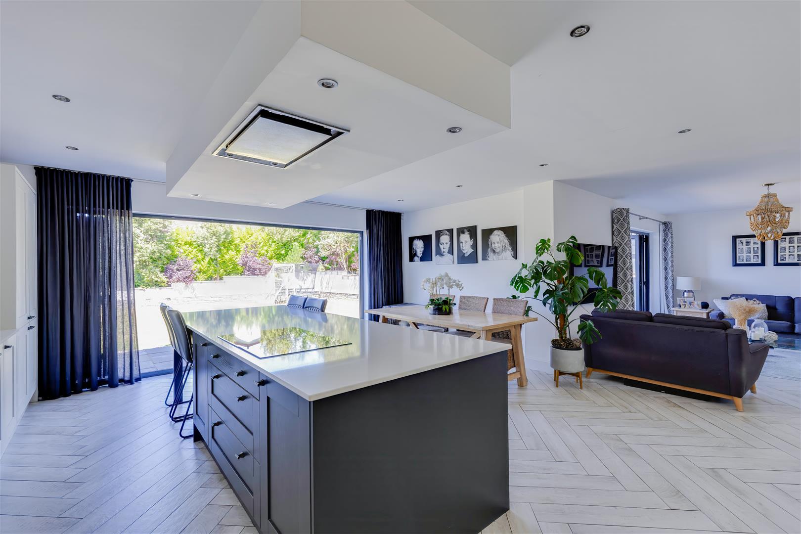 Craig Yr Eos Avenue, Ogmore by Sea, Vale of Glamorgan, CF32 0PF